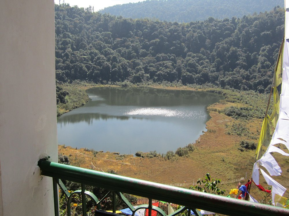Khecheopalri Lake 
