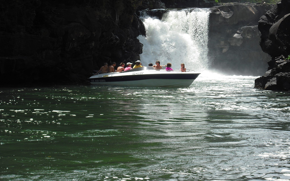 Ill Aux Cerf tour with Speed Boat transfers