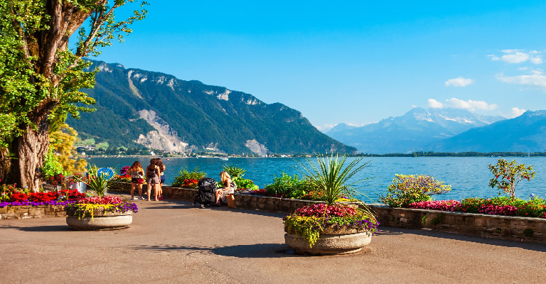 Montreux Town Lake View 02