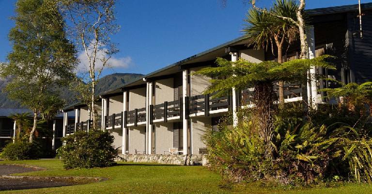  Scenic Hotel Franz Josef Glacie Exterior View