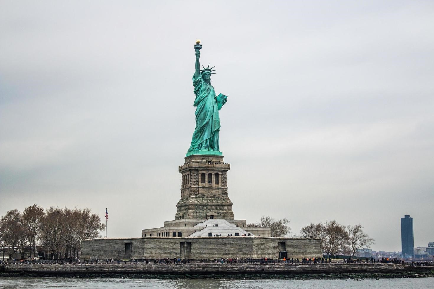 statue-ot-lirtry