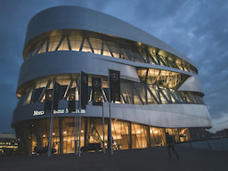 Stuttgart Mercedes Benz Museum 4