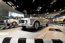 Stuttgart Mercedes Benz Museum 2
