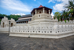 Temple of the Sacred Tooth Relic 1