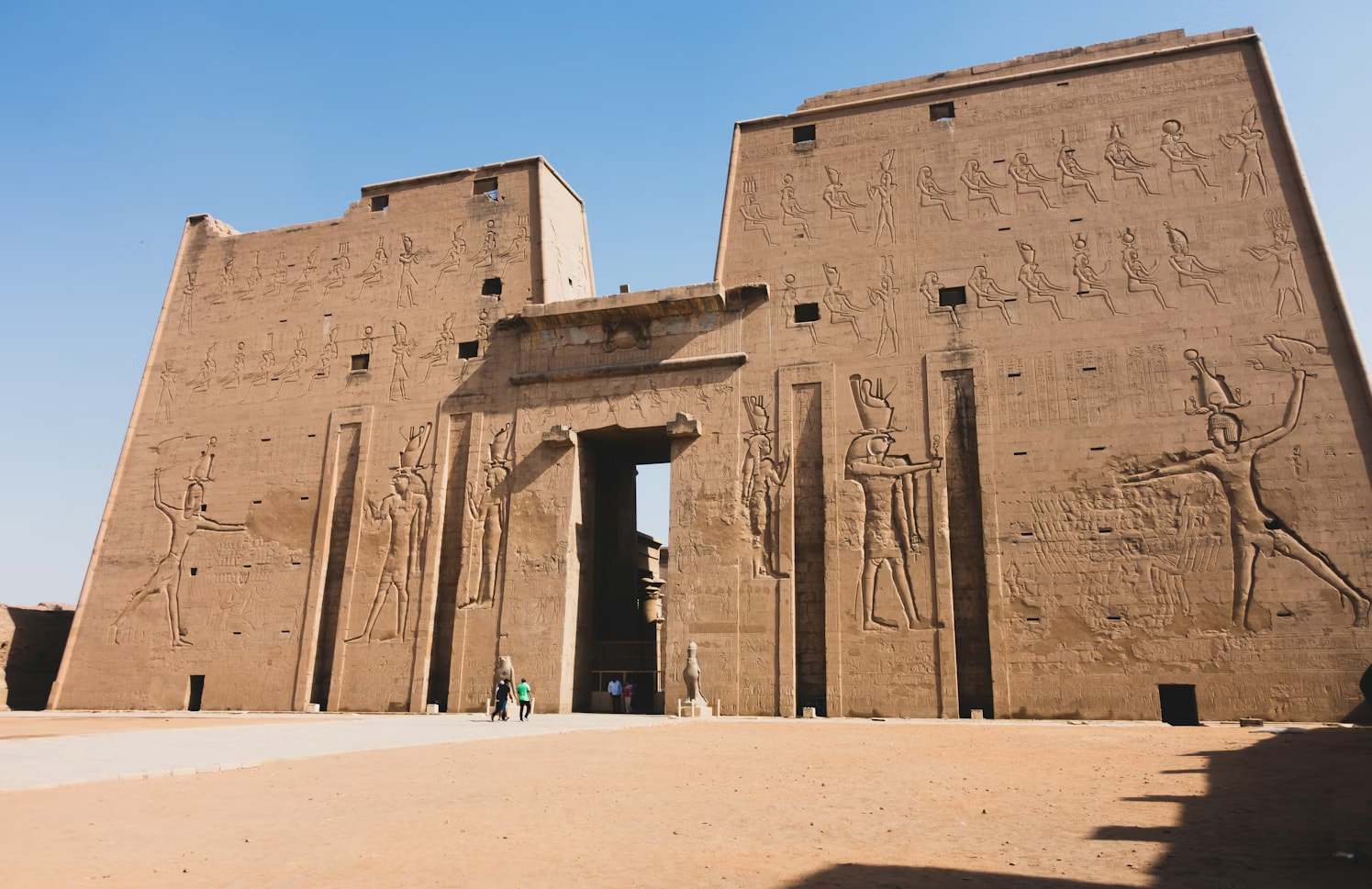 Visit Edfu Temple 1