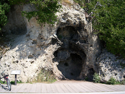 Guna Cave