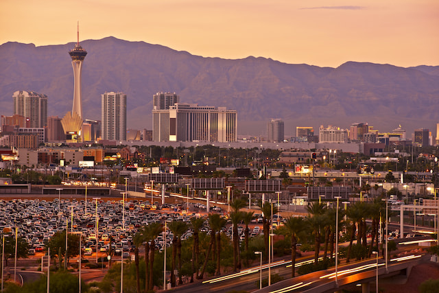 walking tour of las vegas strip 1
