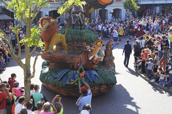 Disneyland (Inside)-1