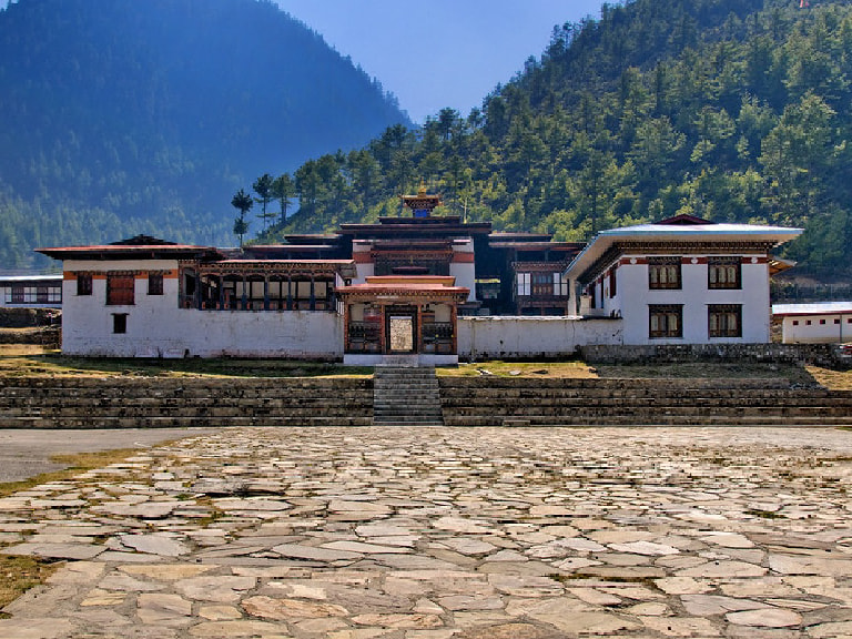 Lhakhang-Karpo-1