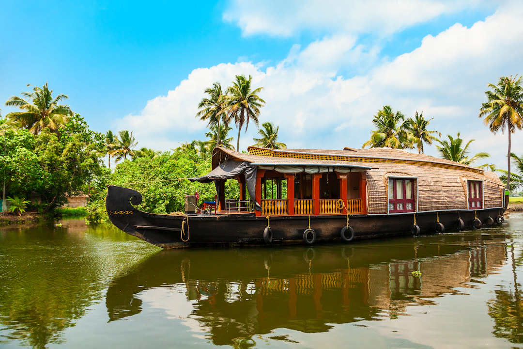Stay At Houseboats In Alleppey
