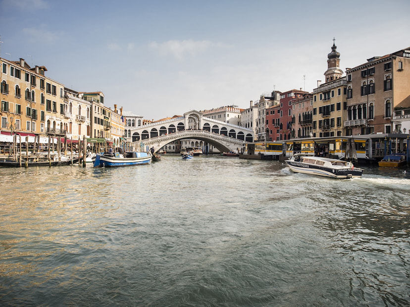 Stroll Around Venice Oldest Rialto Bridge