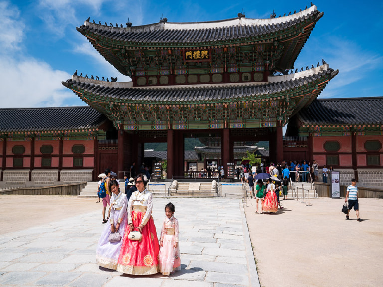 Royal Instagram Pic while wearing a Hanbok