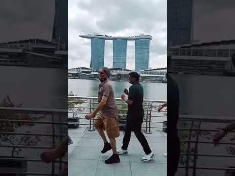 Hellooo Hellooo from SINGAPORE