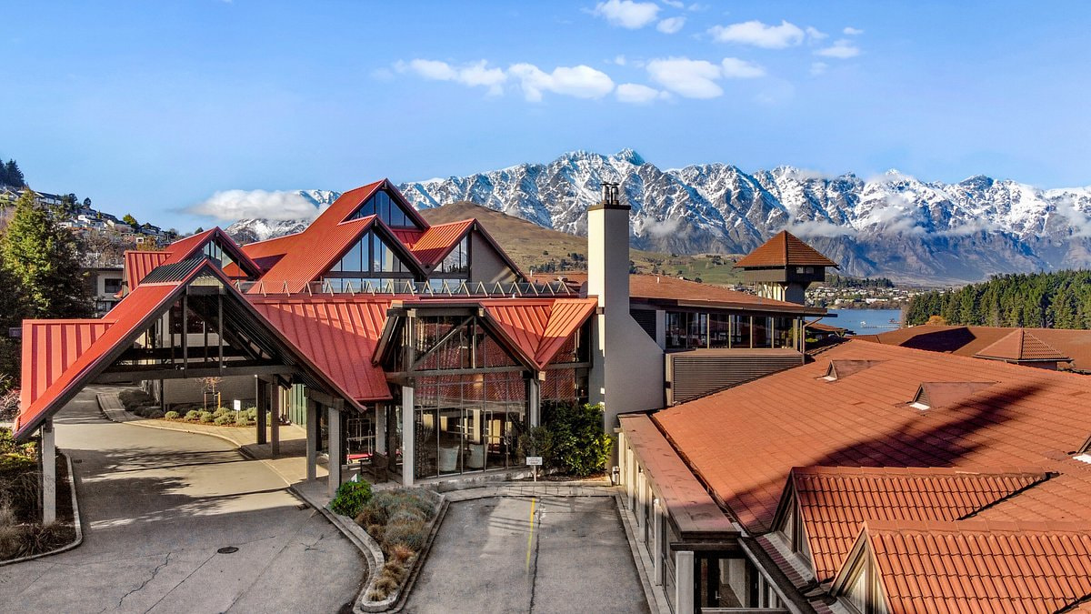 Copthorne Hotel and Resort Queenstown Lakefront Exterior View