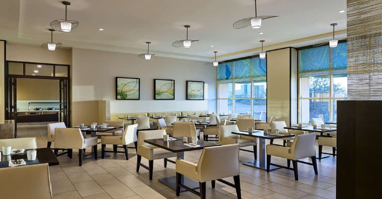 Hilton Los Angeles North/Glendale & Executive Meeting Restaurant