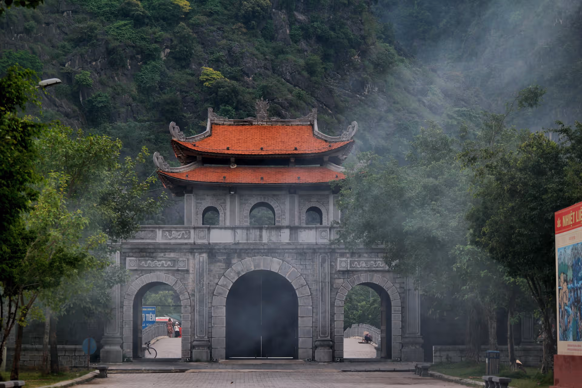 Dinh Bo Linh Temple