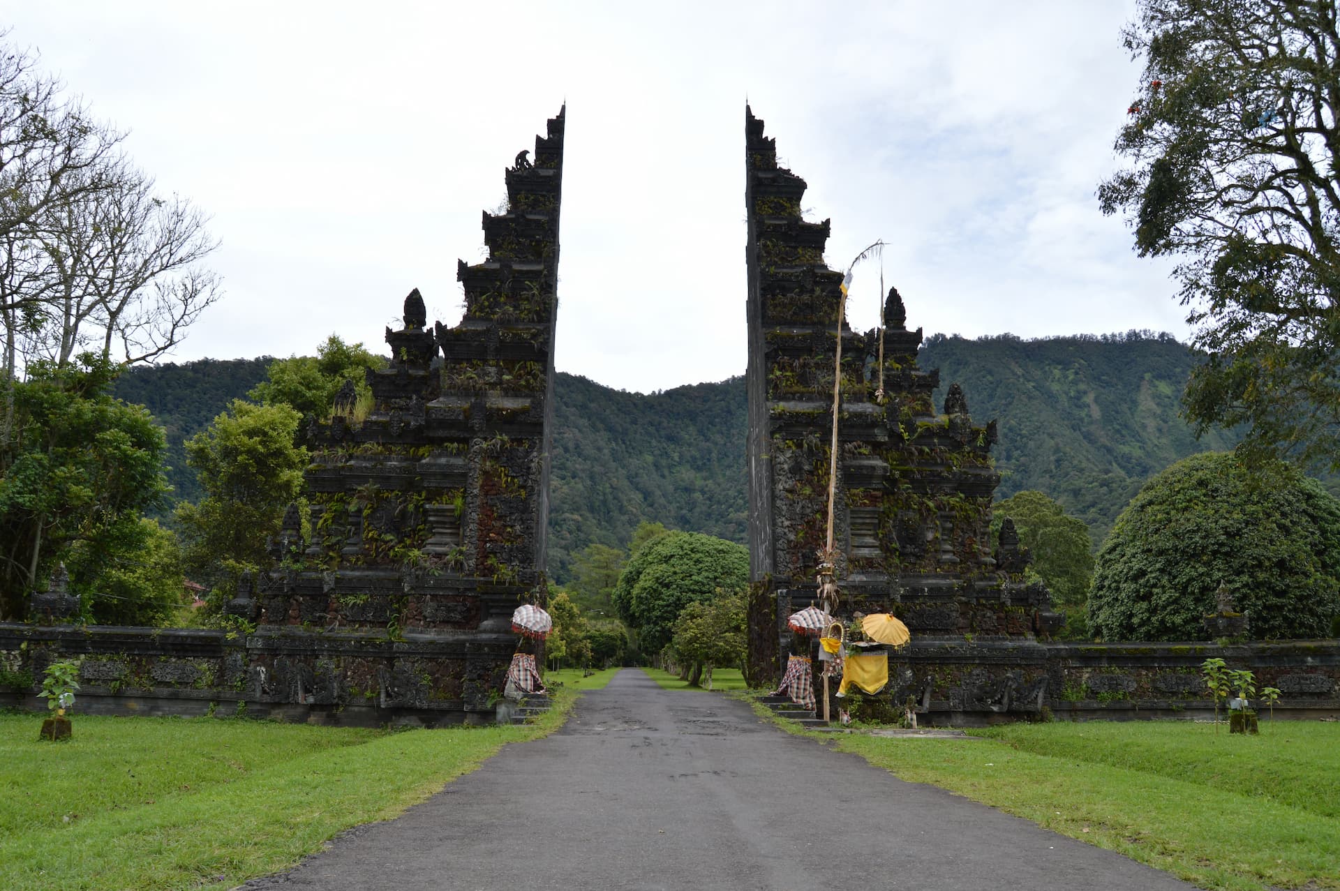 Handara Gate 2