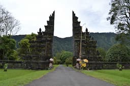 Handara Gate 2