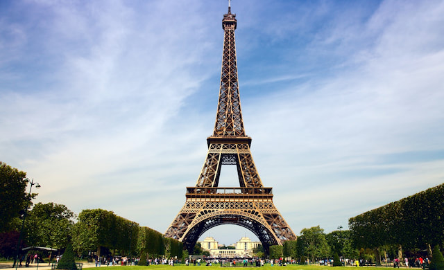 hith eiffel tower iStock 000016468972Large