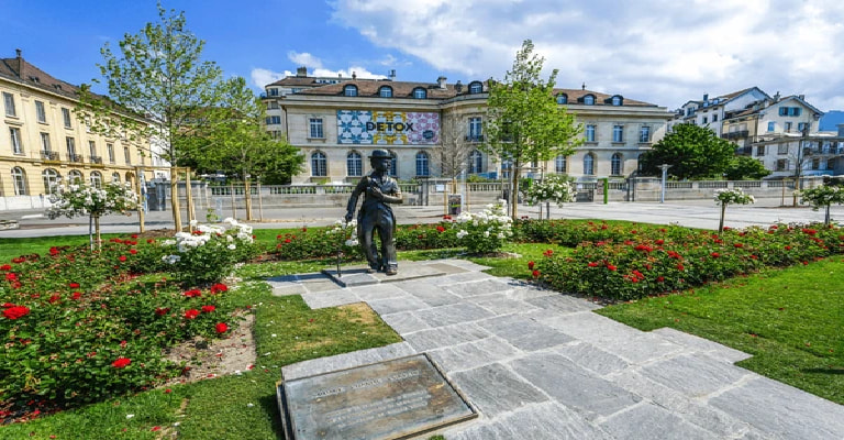 Charlie Chaplin Statue