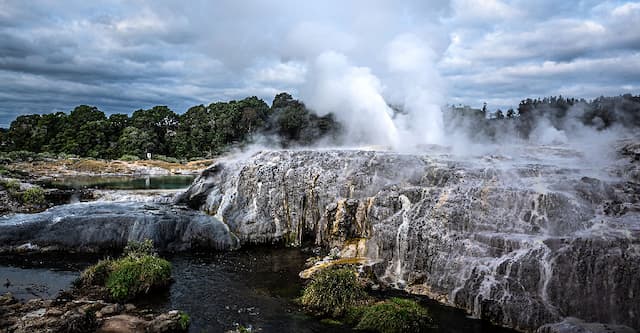Experience New Zealand & Australia With Tranzalpine Train With Chef