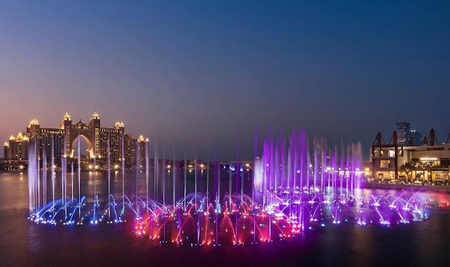 423 160 THE POINTE WORLD’S BIGGEST FOUNTAIN SHOW AT THE PALM JUMEIRAH