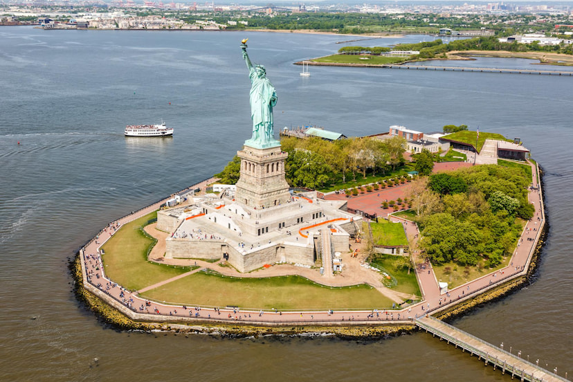 Circle Around Statue of Liberty tour