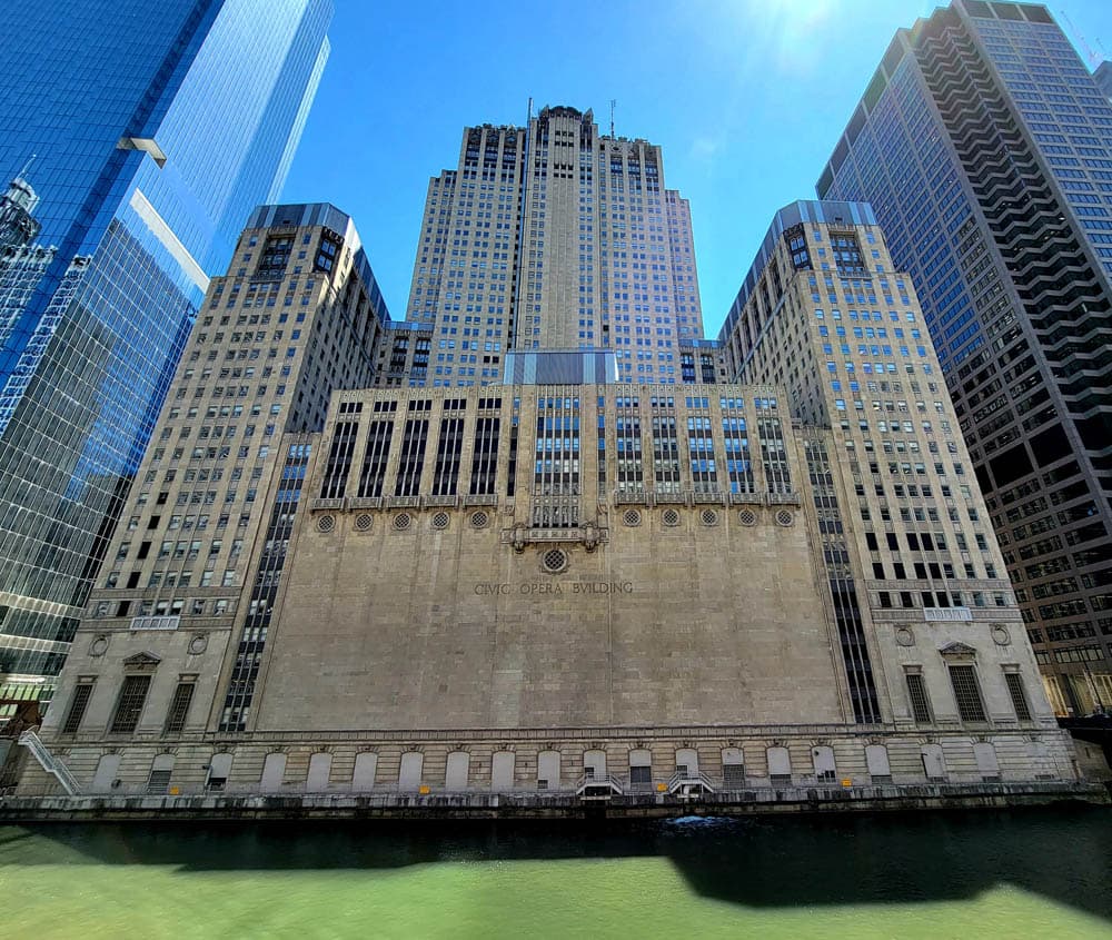 Experience the Lyric Opera