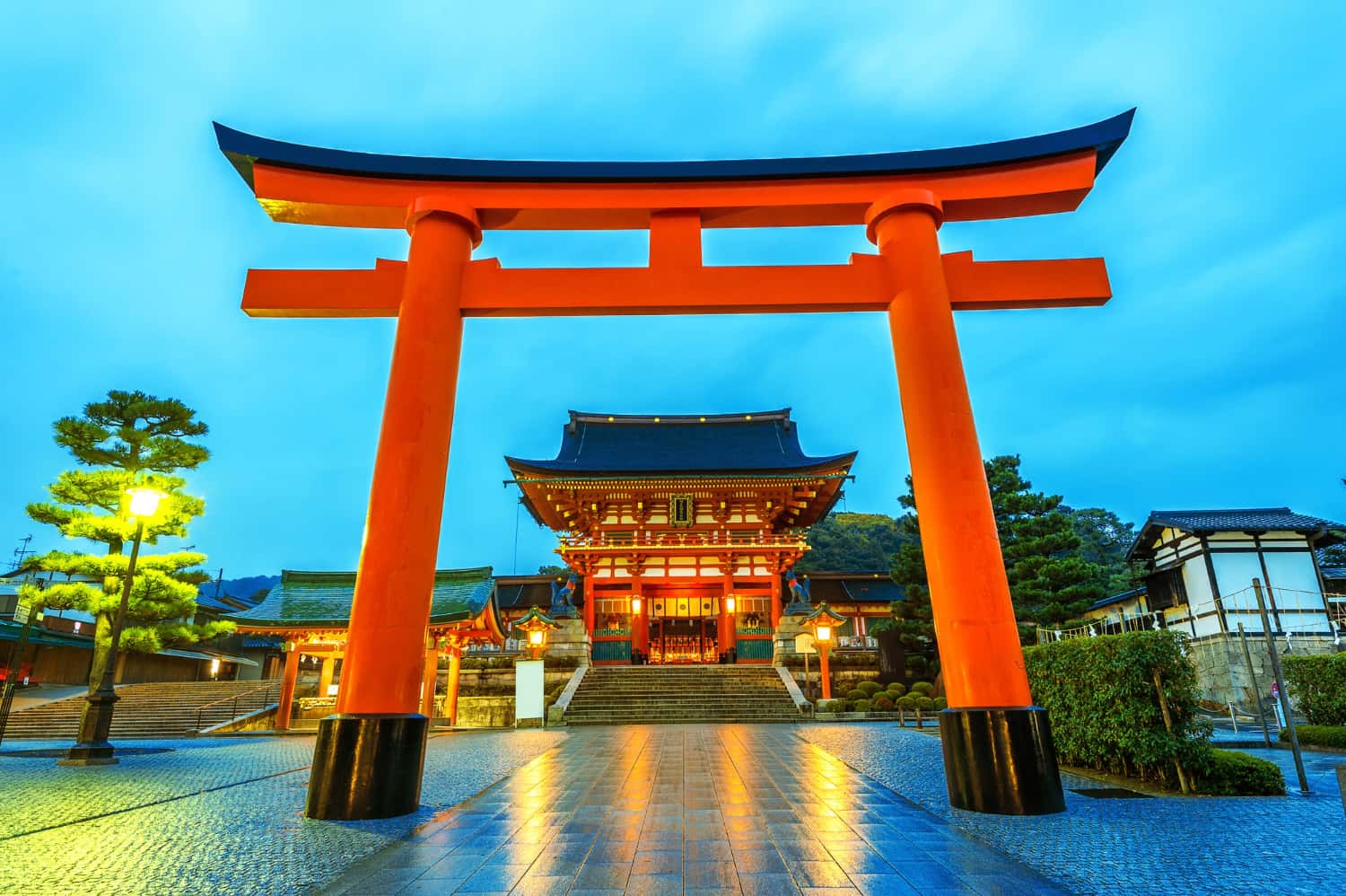 Fushimi Inari Taisha Shrine in China Japan City Break