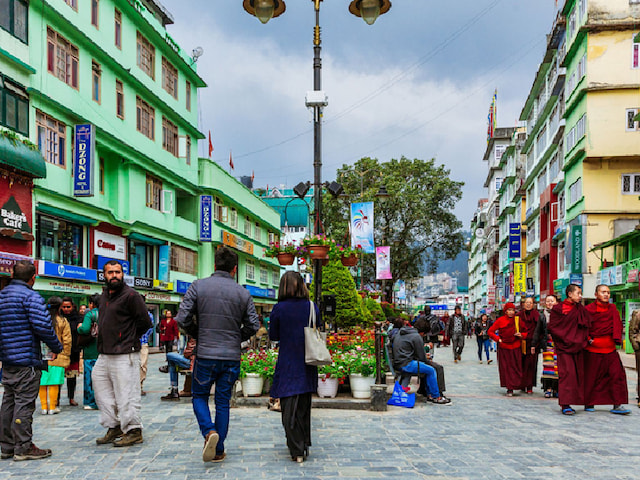 Shopping At MG Marg On Sikkim Tour Is A Must - 1