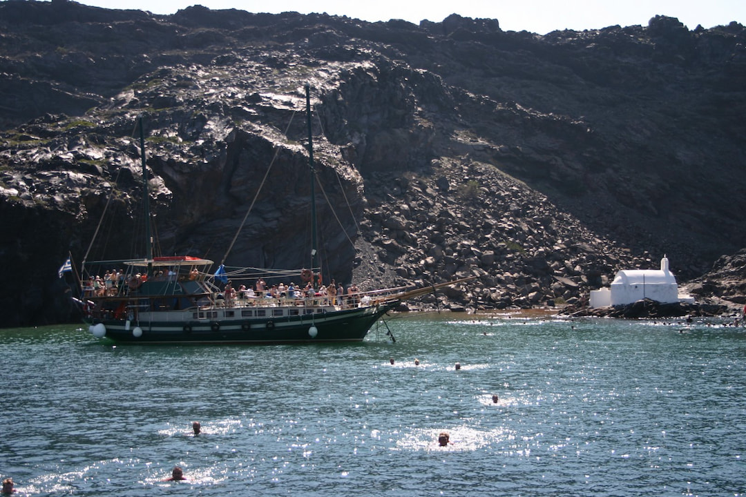 Santorini Shore Excursion:Tour Of Thira Volcano And Hot Springs