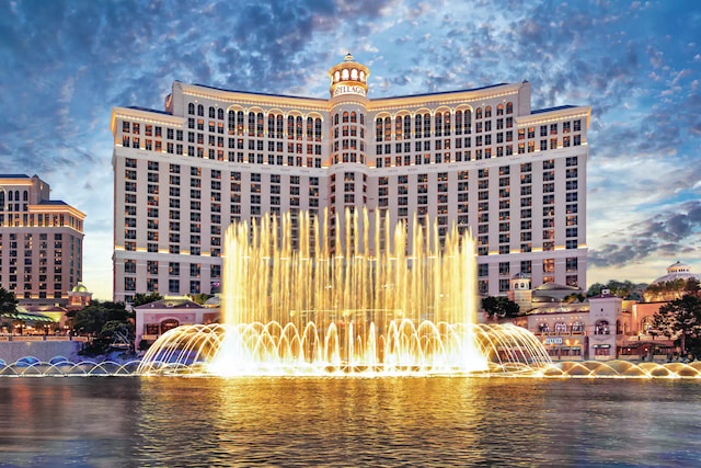 Soak in the beauty of the Bellagio fountains