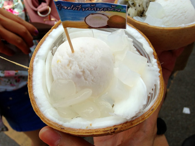 Try Coconut Ice Cream in Chatuchak - 1