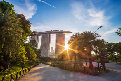 Watch the Sunset at Marina Bay Sands Boardwalk