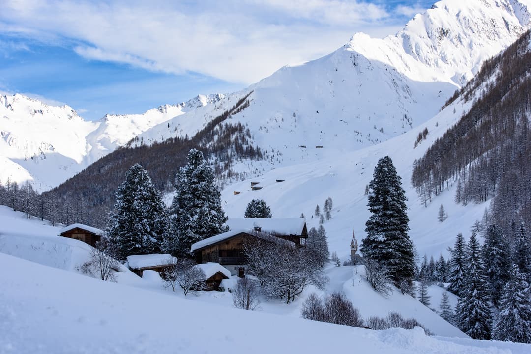 Experience trekking at Kalatop