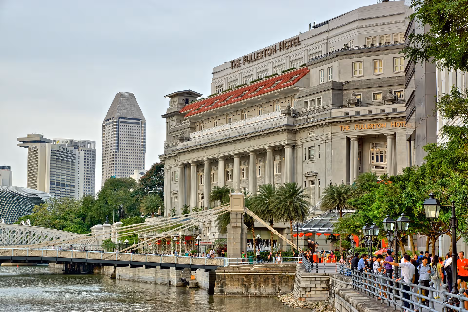 Fullerton Building in Singapore - Malaysia