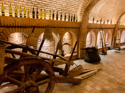 Learn about the wine history at 5 squares Charles Dickens