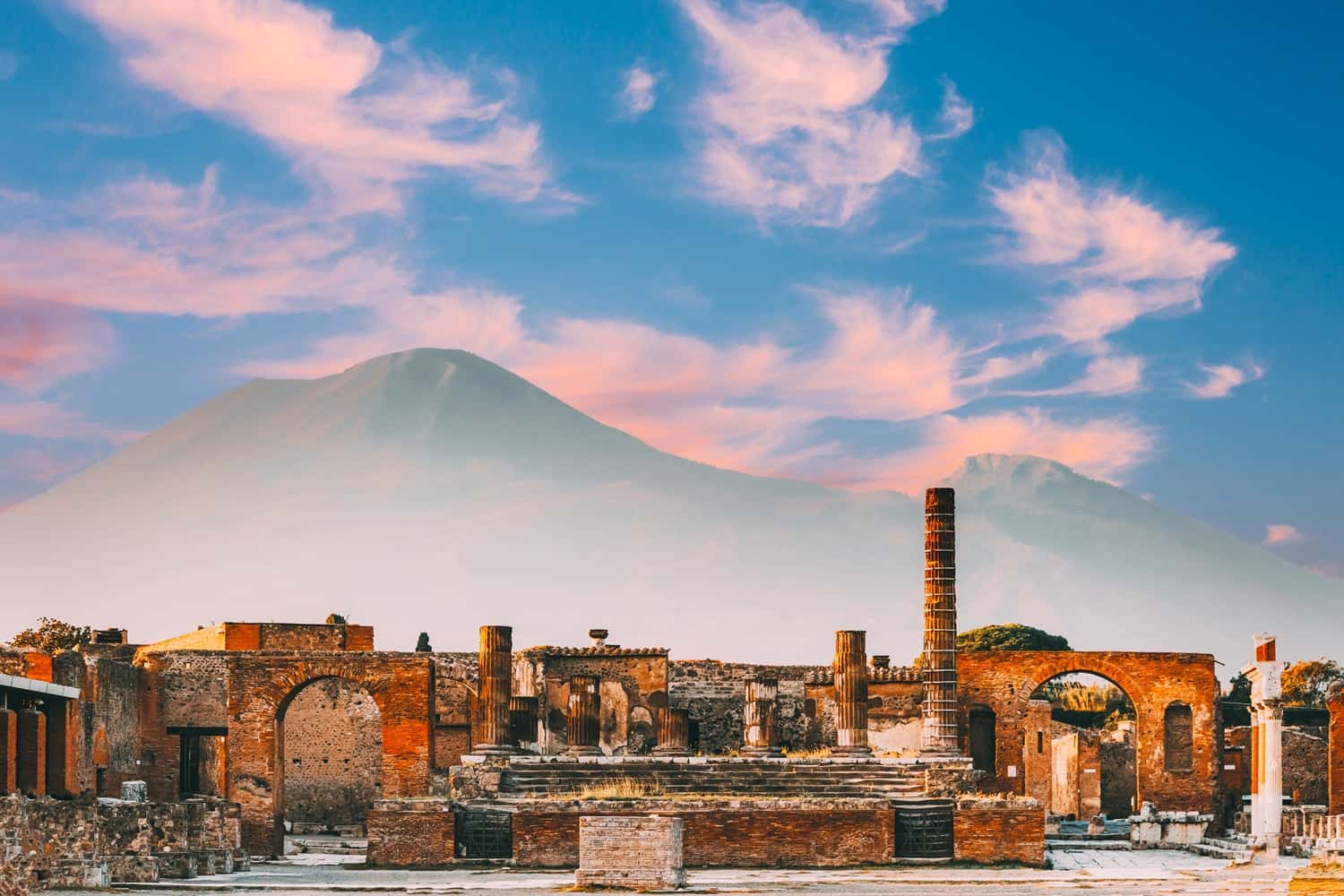 Pompeii and Capri Island Day Trip in Switzerland - Paris - Italy