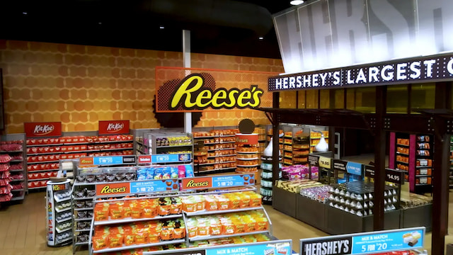 Visit The Hershey’s Chicago candy store