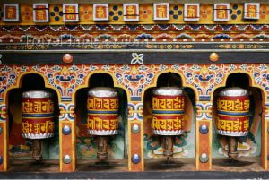 Planning To Book Bhutan Tour? Read This First!